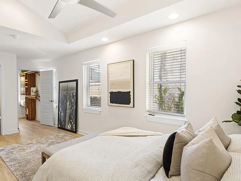 1865 Frankford Ave — Photo 19
