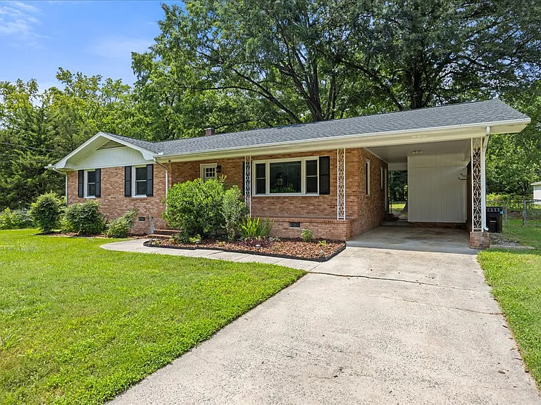 2408 Rolling Pines Ave — Photo 25
