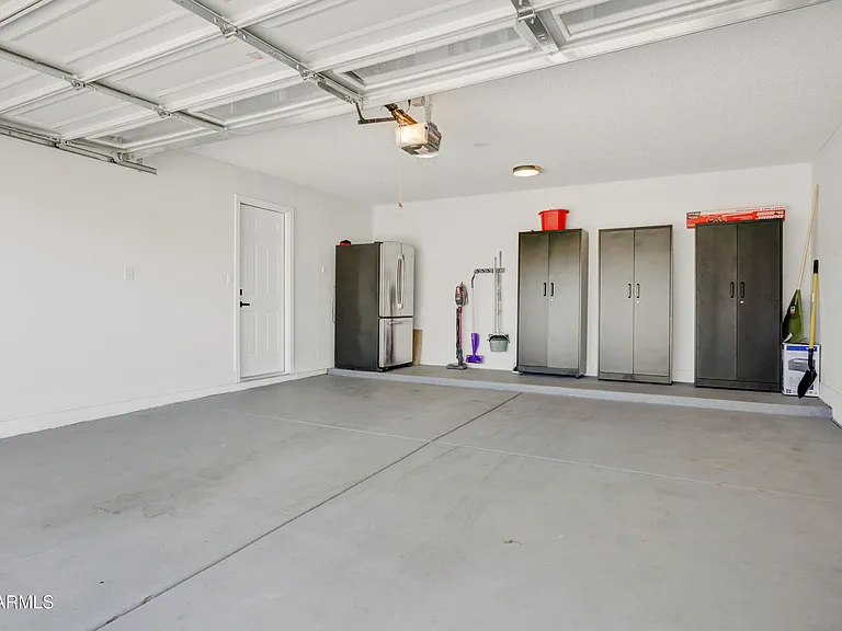 6863 E Kelton Ln — Photo 37