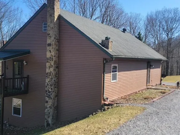 2797 River Rd, Weedville, PA 15868