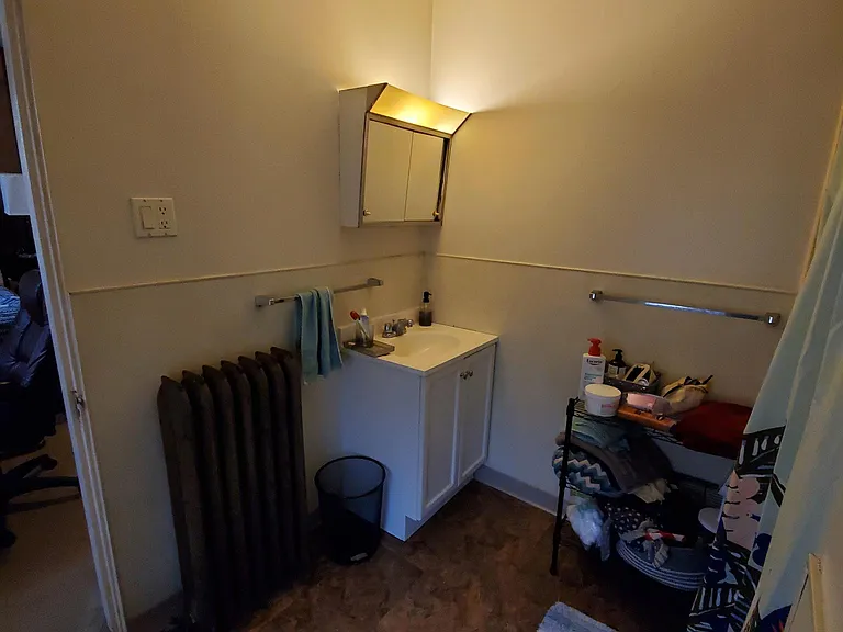 225 Roup Ave #23 — Photo 6