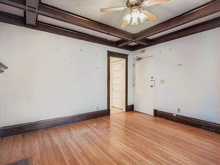 250 Marshall Ave — Photo 3