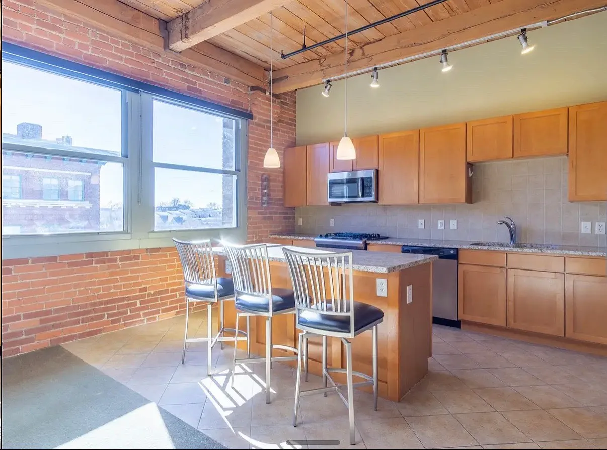 1 bed, 811 sqft, $1,800 — Photo 1