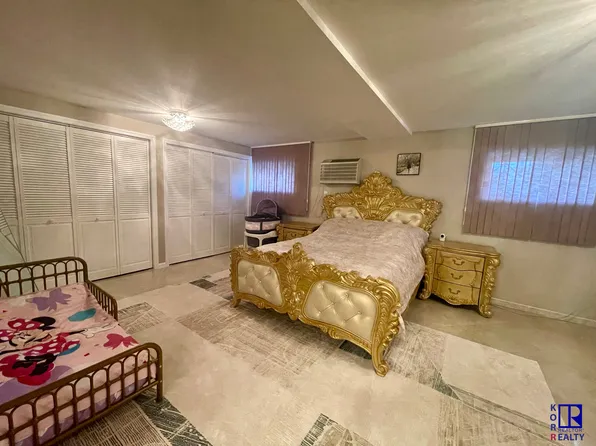 3105 Emmons Avenue image 26 of 31