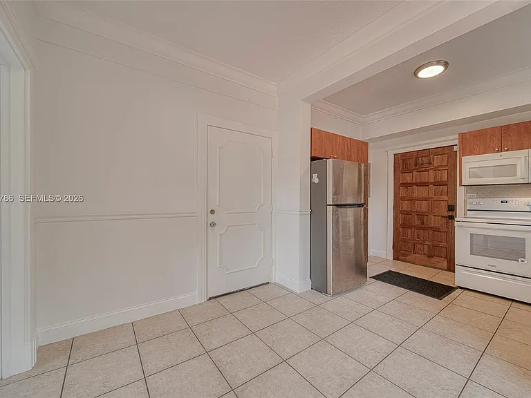 2205 SW 13th St #B — Photo 6