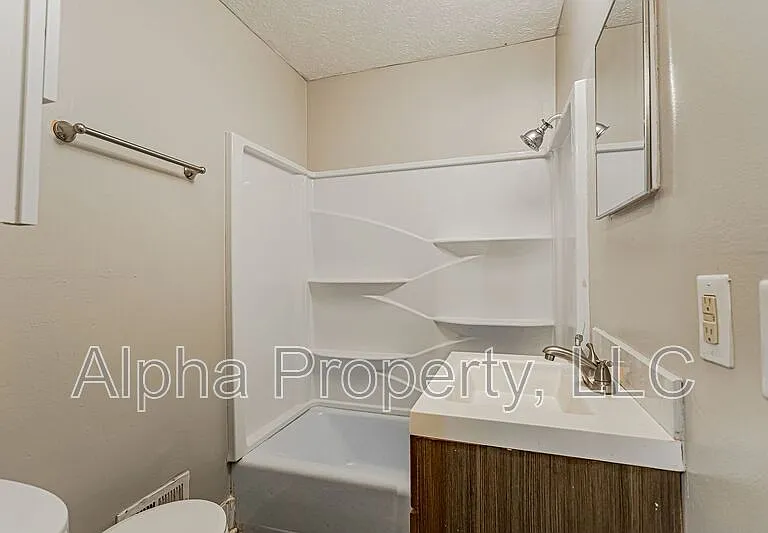 225 Berea Forest Cir #B — Photo 9