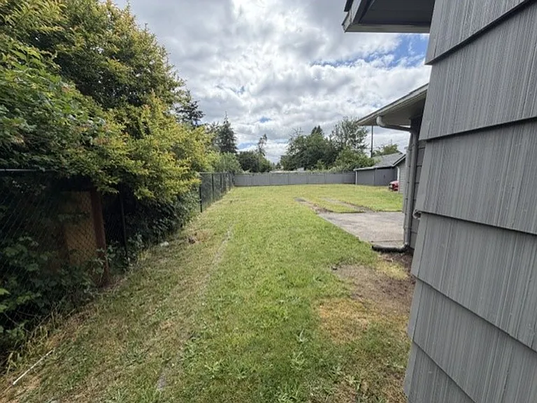 512 S Yew St — Photo 13