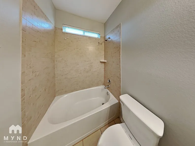 414 Jasmine Cir — Photo 20