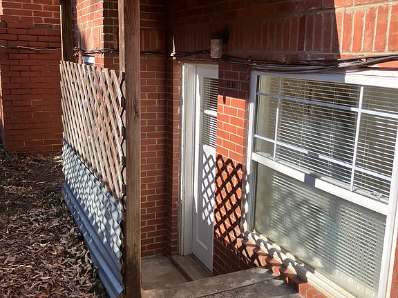 Side entrance to unit.