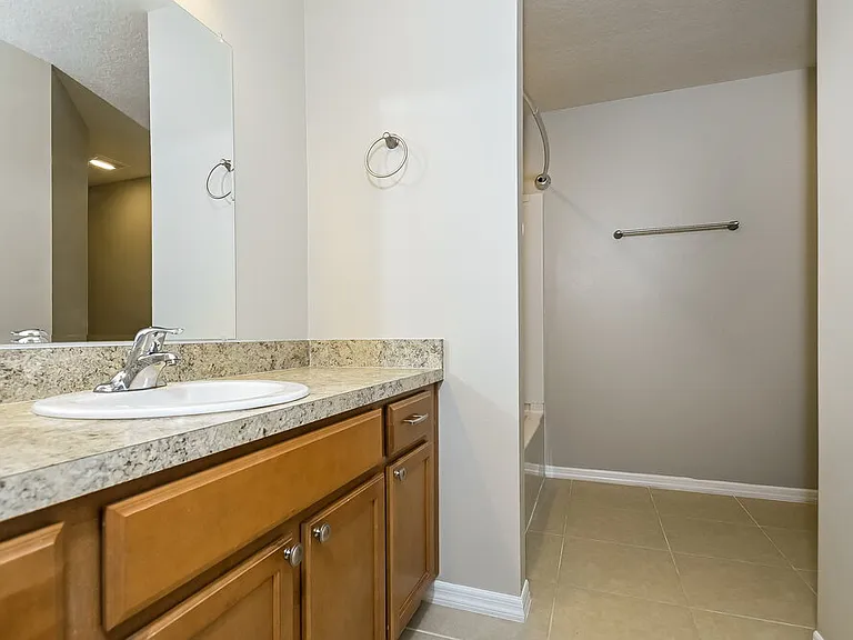 920 Wynnmere Walk Ave — Photo 9