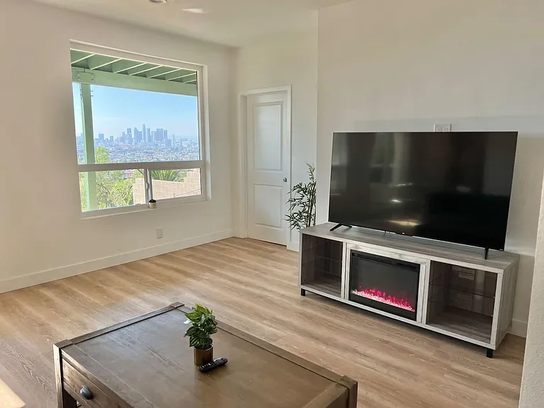 1053 De Garmo Dr — Photo 22