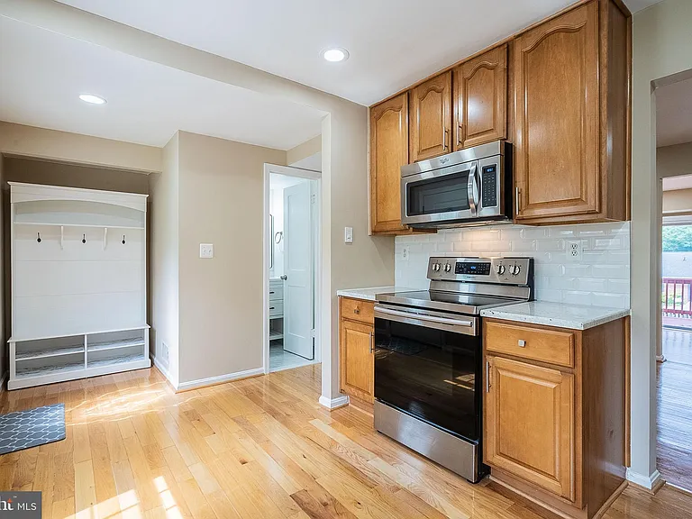 5844 Banning Pl — Photo 15