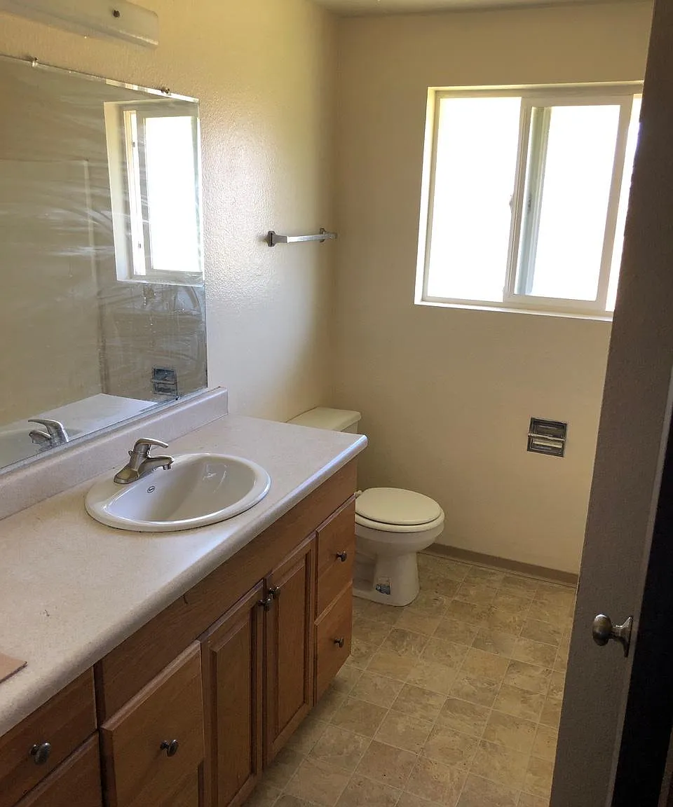 2 bed, 870 sqft, $1,795 — Photo 4
