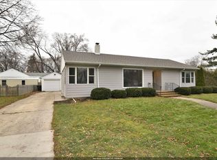 713 N Huron St, De Pere, WI 54115