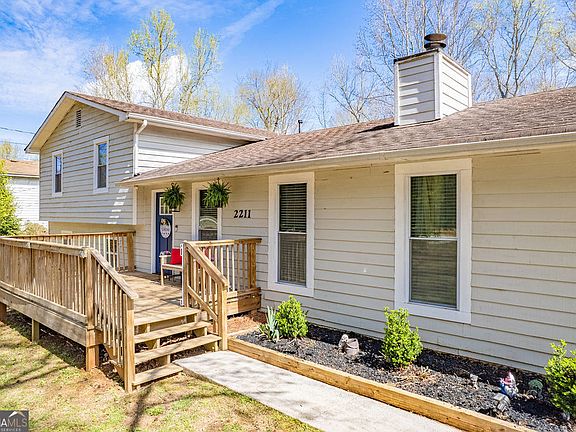 3rd image of 2211 Sharpsburg McCullum Rd