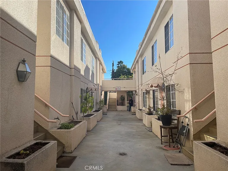 14758 Magnolia Blvd #102 — Photo 15