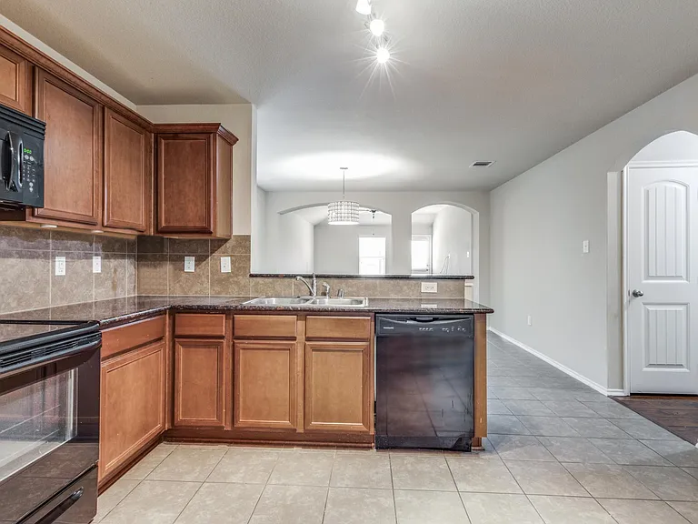 1101 Rainer Dr — Photo 5