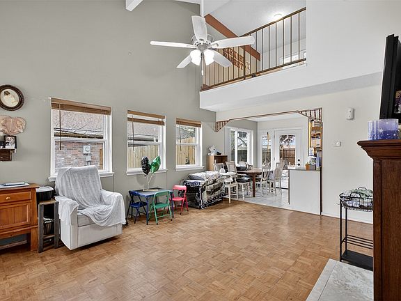 4th image of 6813 Haltom Rd