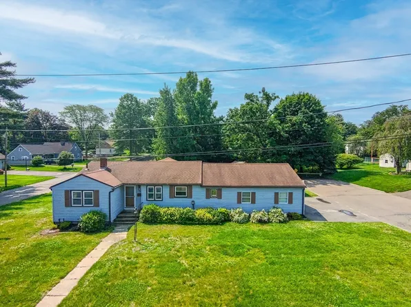 121 Donlyn Dr, Chicopee, MA 01013