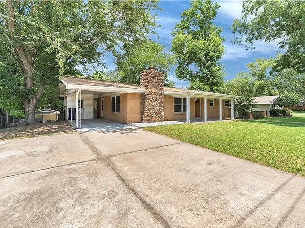 302 E Center St, Prairie Grove, AR 72753