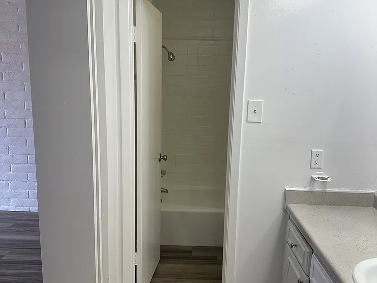 La Cima Apartments — Photo 16