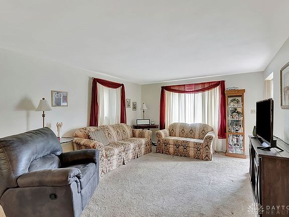 2nd image of 3690 Glengary Ln