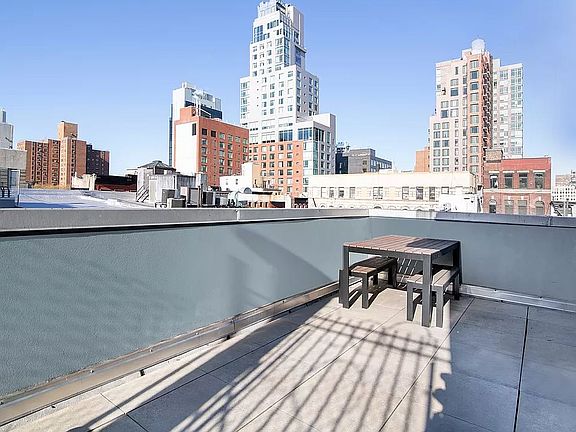 2nd image of 152 Ludlow St APT 6C