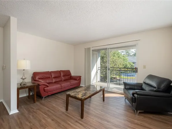 3705 SW 27th St APT 521, Gainesville, FL 32608