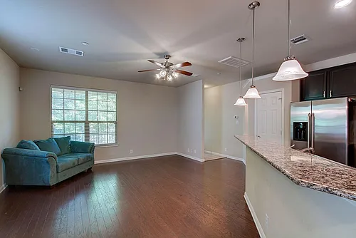 1310 W Parmer Ln Photo 1