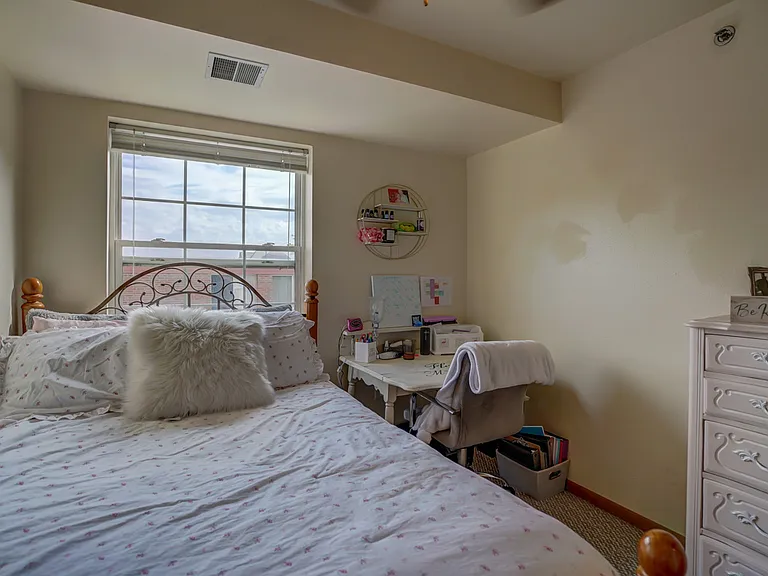 University Heights — Photo 16