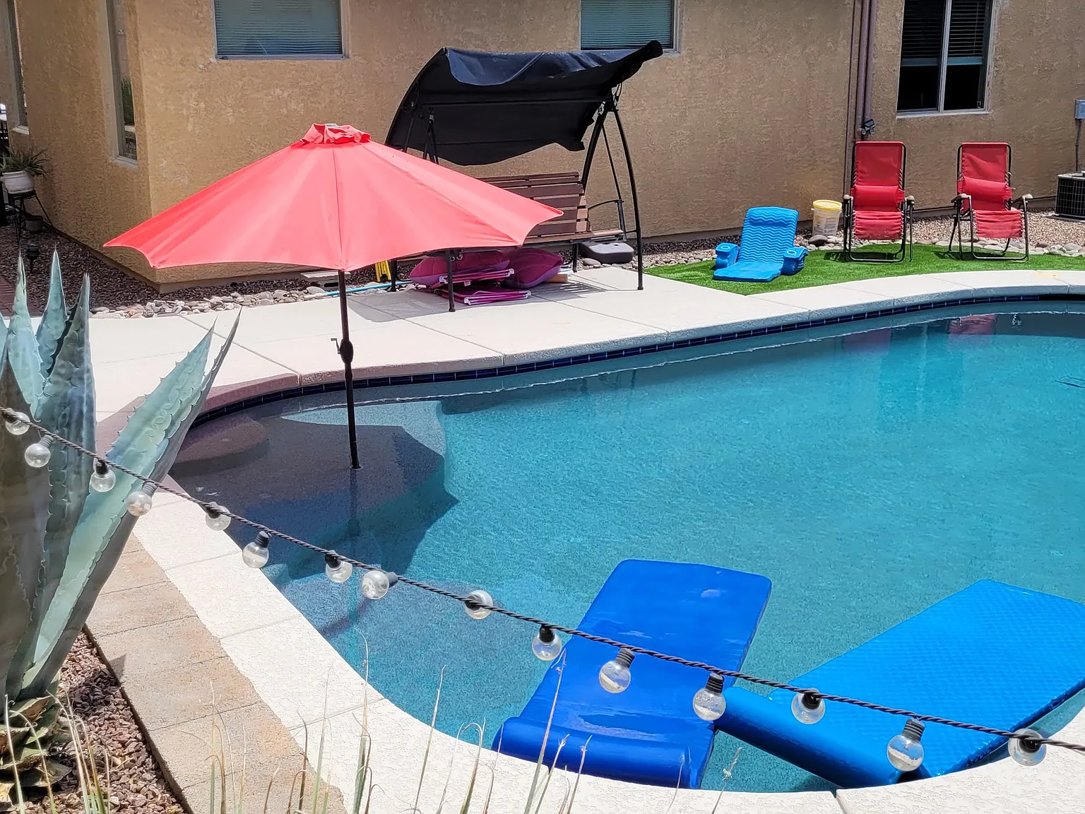 4 bed, 2.5 bath, 2750 sqft, $3,100 — Photo 1