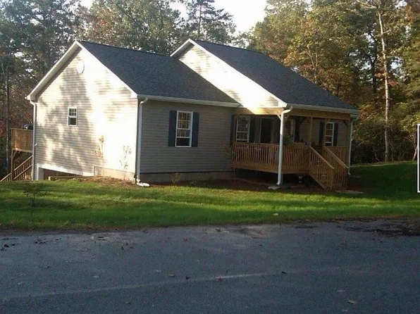 132 W Barkdale Dr, Salem, SC 29676