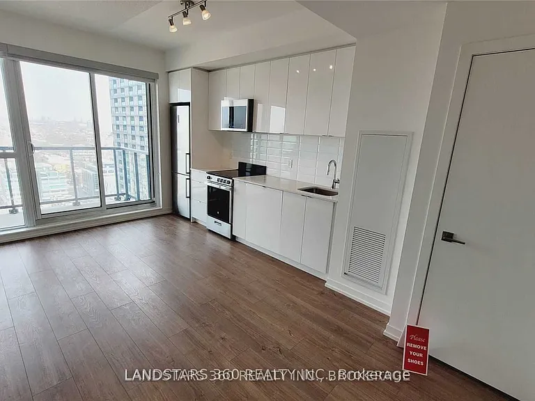 49 E Liberty St #2310 — Photo 5