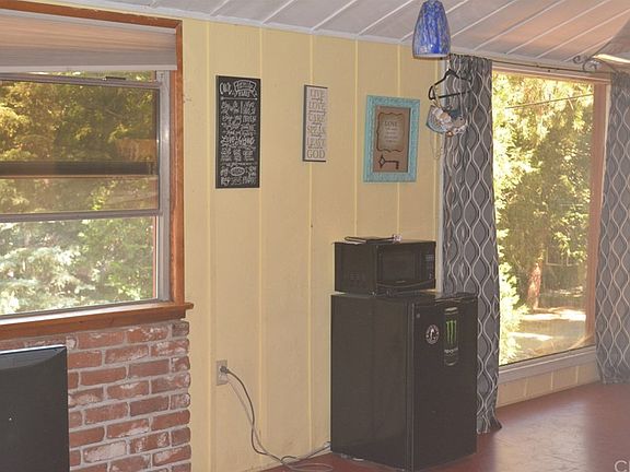 2nd image of 5963 Manzanita Ave