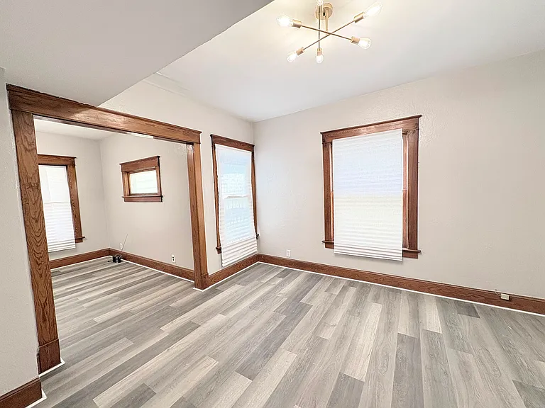 217 Everett St — Photo 4