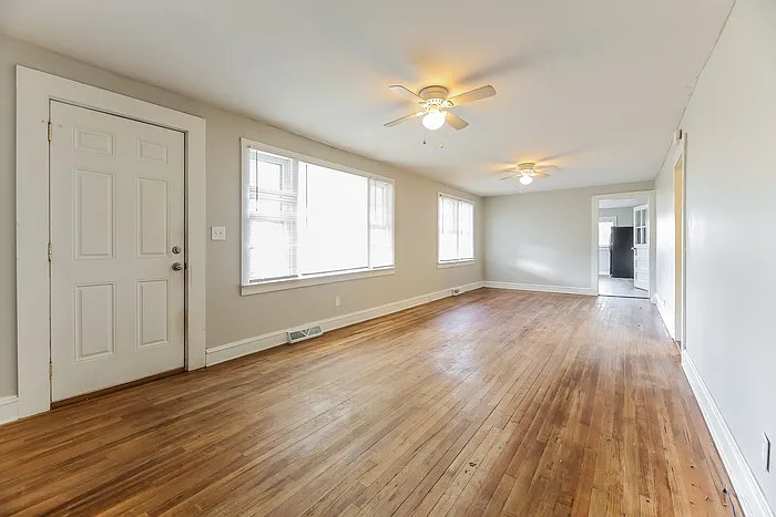 412 Hood Rd — Photo 3
