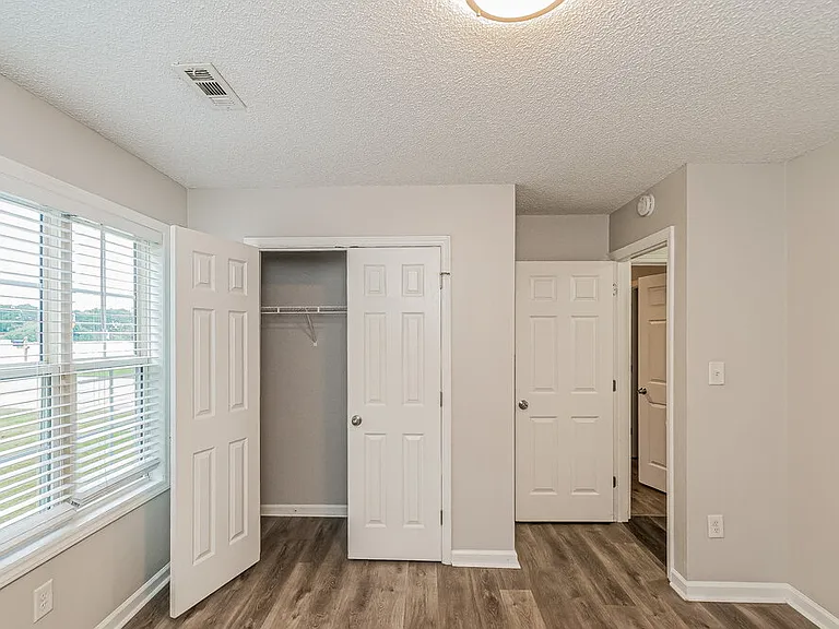401 Three Meadows Rd — Photo 9
