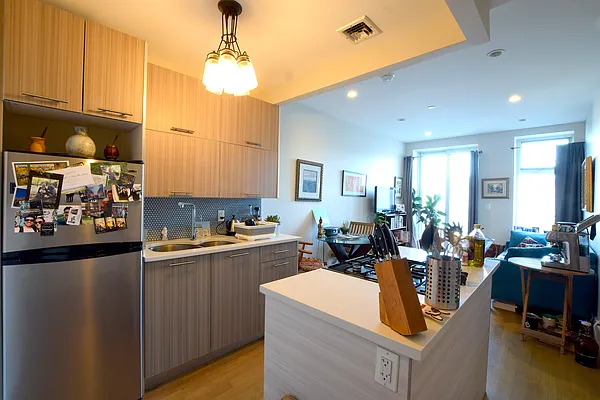 Rented by Keren Capital Group, LLC | media 18