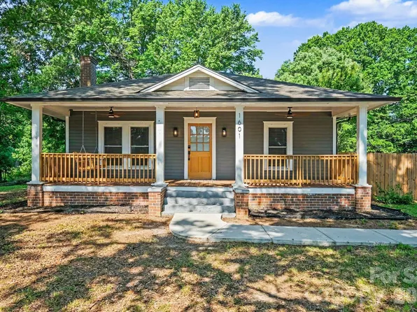1601 Lawing Rd, Charlotte, NC 28216