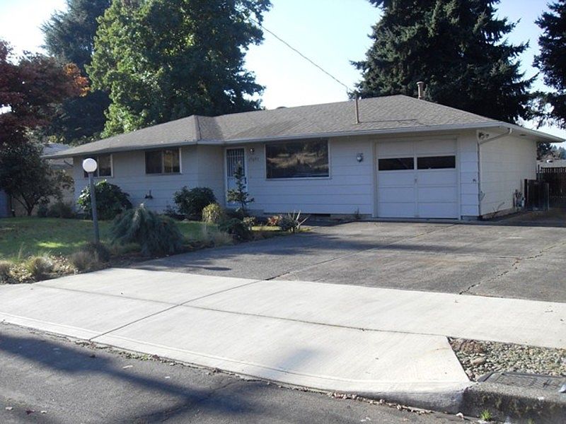 1st image of 15667 SE Thorville Ave