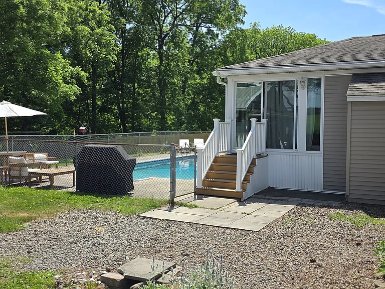 19 Locke Rd — Photo 21