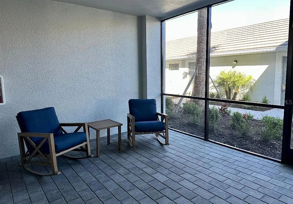 2 bed, 2.0 bath, 1366 sqft, $6,000 — Photo 4