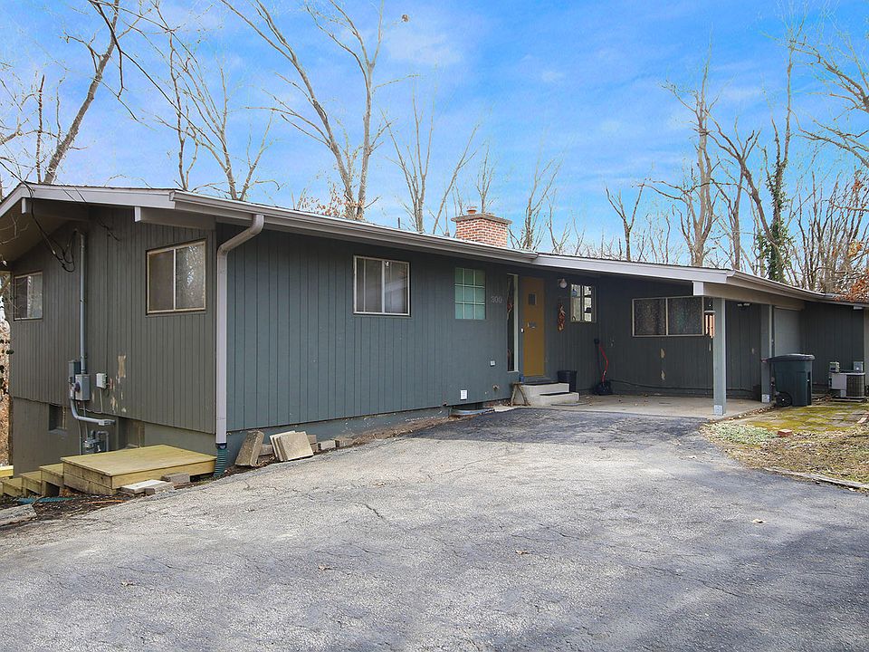 2nd image of 300 McNab Dr