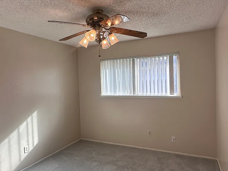 660 Hillsdale Dr — Photo 13