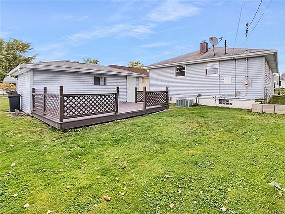 5th image of 62 Satinwood Dr