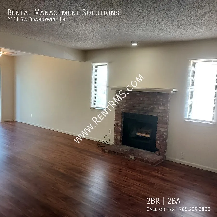 *Move-In Special*2131 Sw Brandywine Ln - 2 Bed/1.5 Bath — Photo 4