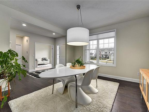 4th image of 18154 Clare Ct