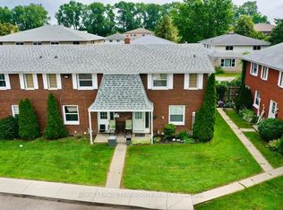 16 Orchard Pl, Chatham Kent, ON N7M 1A6