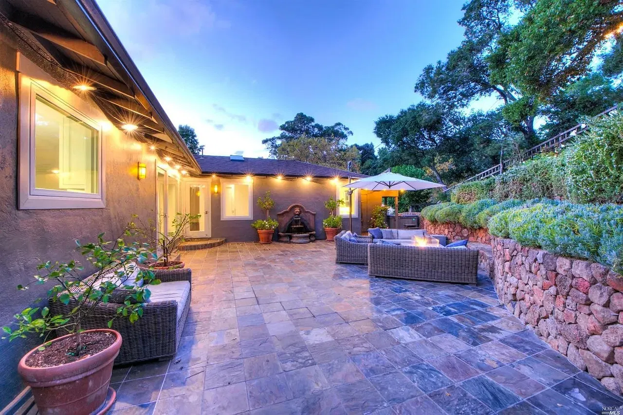 4 bed, 2.5 bath, 1914 sqft, $11,000 — Photo 3