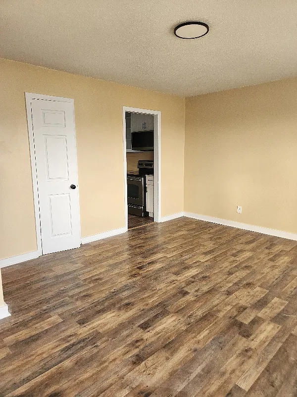 2 Bed/1 Bath Private Unit A — Photo 4